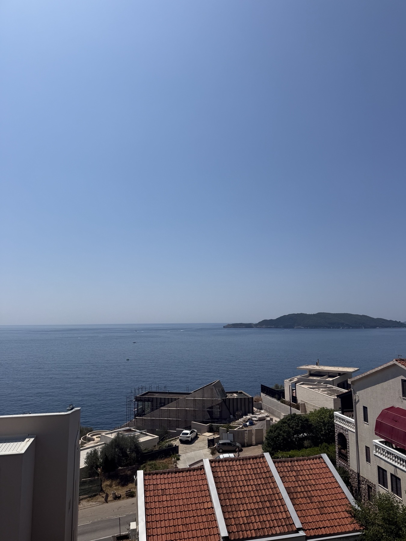Pogled na ostrvo i more